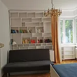 Διαμέρισμα Cozy Spacious With Balcony