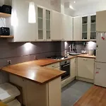 Διαμέρισμα Cozy Spacious With Balcony *