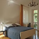 Διαμέρισμα Cozy Spacious With Balcony