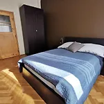 Cozy Spacious With Balcony Διαμέρισμα Krasków