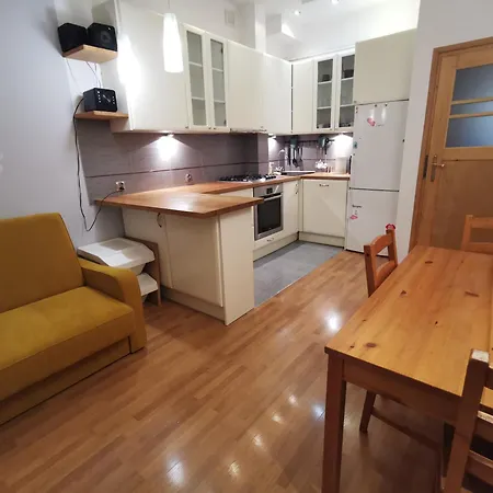 Cozy Spacious With Balcony Διαμέρισμα Krasków