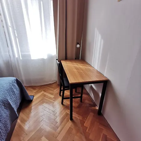 Lejlighed Cozy Spacious With Balcony *