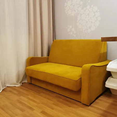 Cozy Spacious With Balcony