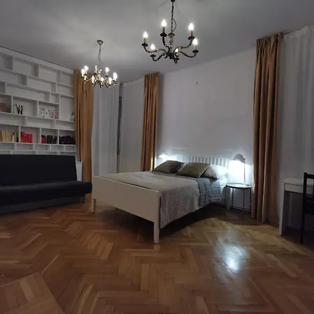 דירה Cozy Spacious With Balcony *