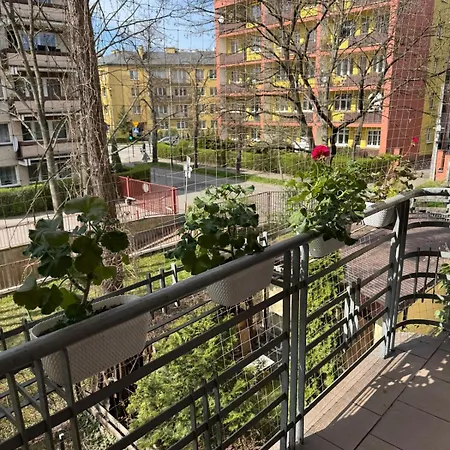 Cozy Spacious With Balcony Apartment Krakow
