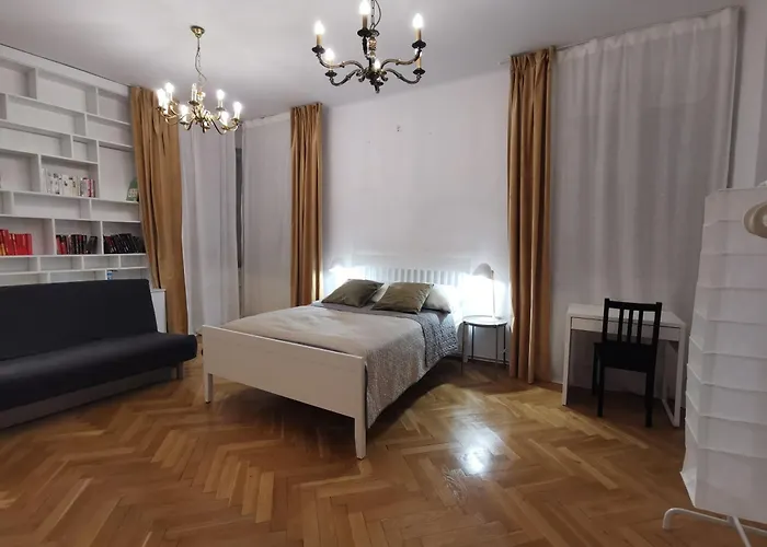 公寓 Cozy Spacious With Balcony