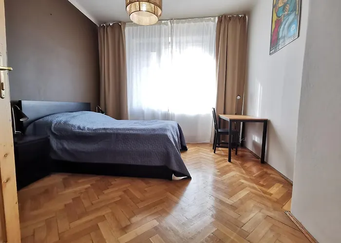 Cozy Spacious With Balcony * 克拉科夫