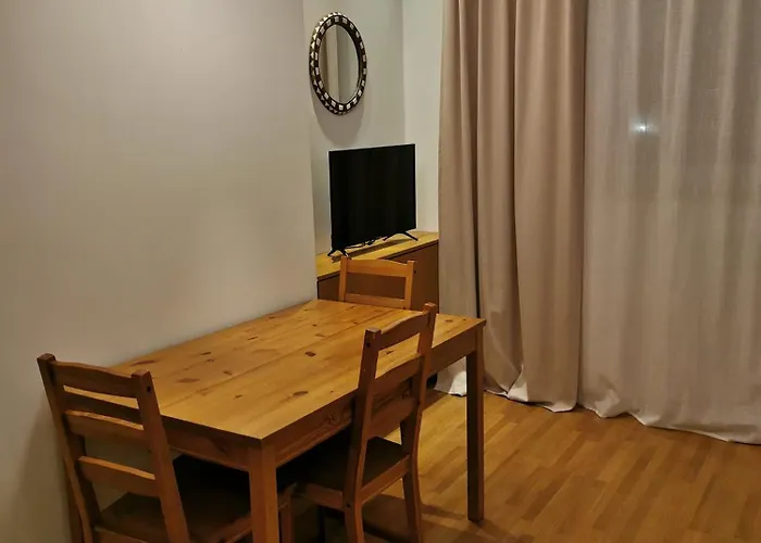 Cozy Spacious With Balcony *