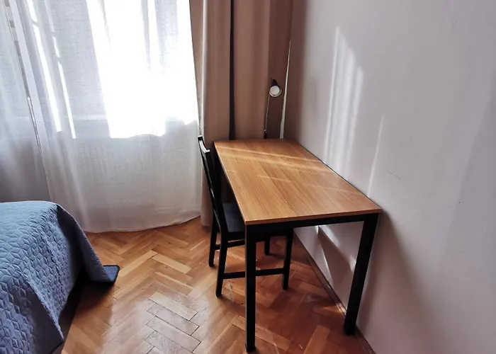 公寓 Cozy Spacious With Balcony *