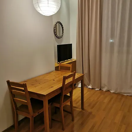 Cozy Spacious With Balcony *