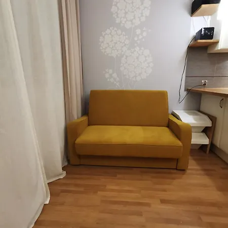 Cozy Spacious With Balcony Апартаменты *