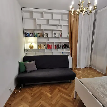 Cozy Spacious With Balcony Краков