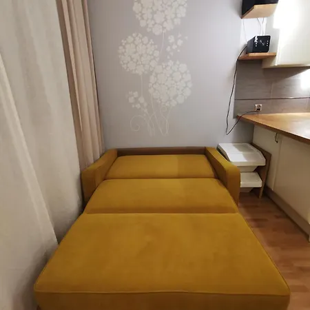 Cozy Spacious With Balcony Апартаменты *