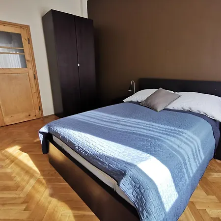 Cozy Spacious With Balcony Апартаменты Краков